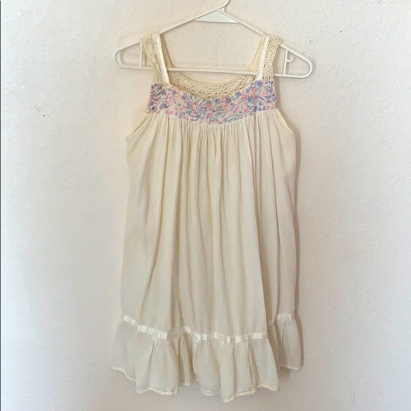 Handmade Emroidered Nighty with Lace - Picture 1 of 4